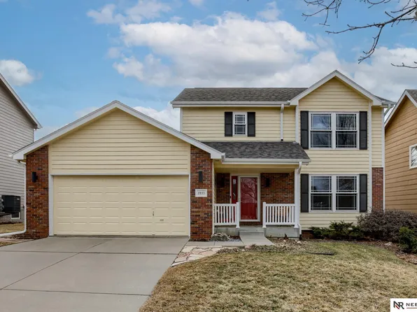 2833 Lawson Dr, Lincoln, NE 68516