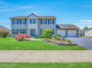 1009 Ledgeview Dr, West Pittston, PA 18643
