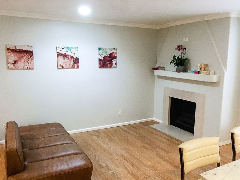 Gas fireplace
