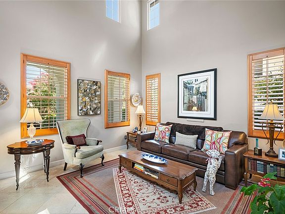 5th image of 32 Mossdale Ct