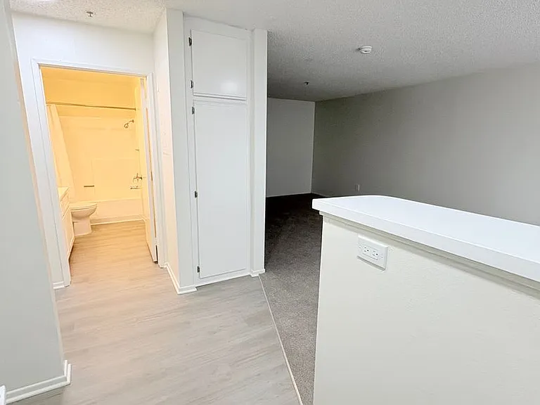 400 Westmoreland Apartments - Modern, approachable, city-living vibe — Photo 8