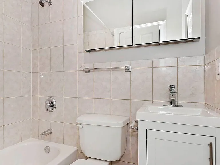 535 E 43rd St #3W — Photo 9