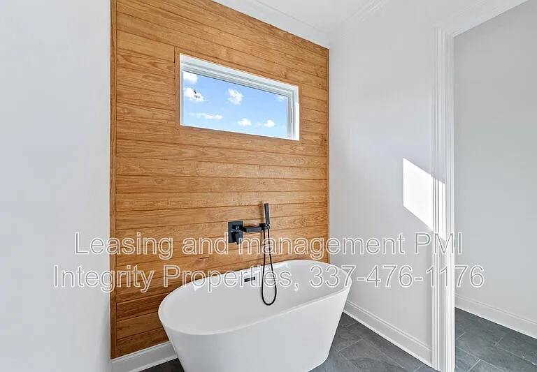 107 Prague Ave — Photo 11