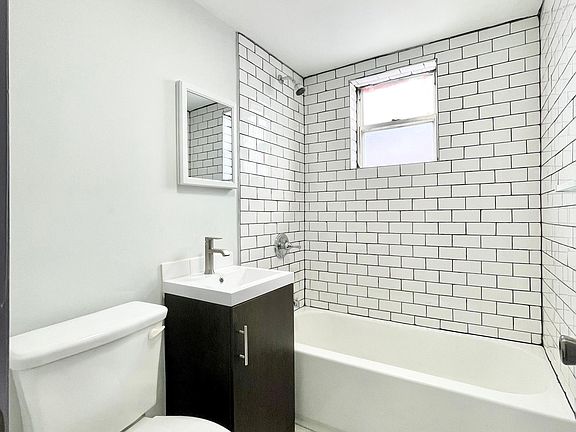 4th image of 1805 NW 2nd Ct APT 301