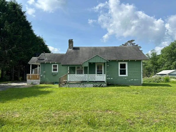 9 Sanford Ln, Newcomb, NY 12852