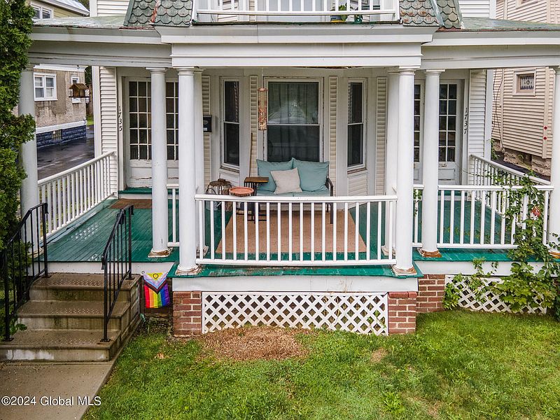 3rd image of 1735 Eastern Parkway