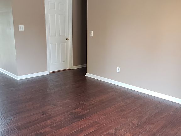 5th image of 250 Wesley Way