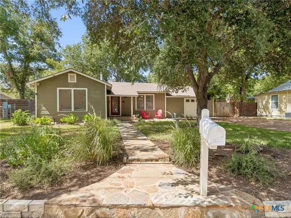 351 E North St, New Braunfels, TX 78130