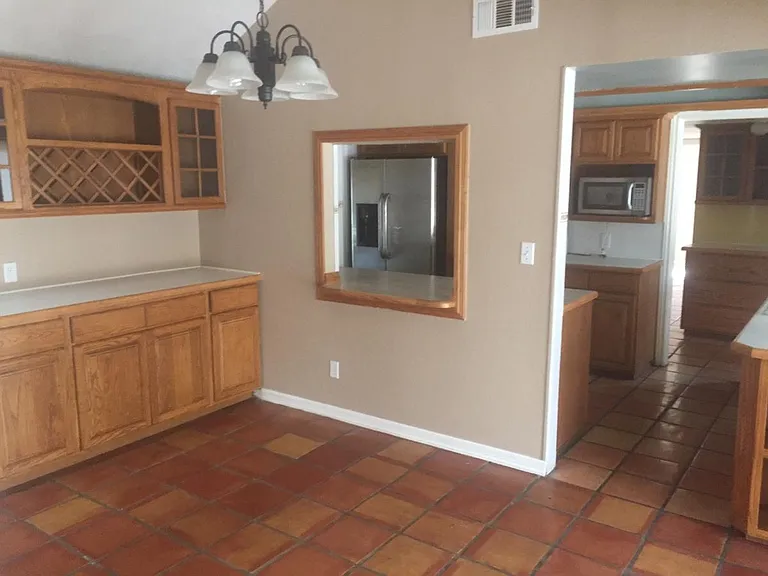 712 Meadowlark Dr — Photo 5