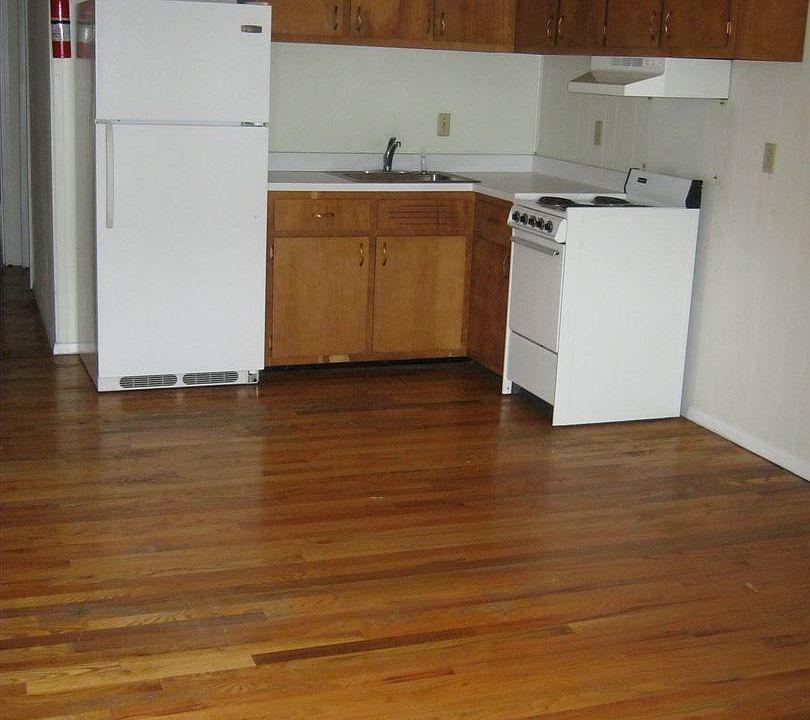 2nd image of 419 E 7th St APT 9