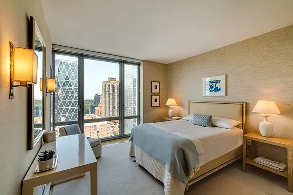 Sold by Dolly Lenz Real Estate LLC | media 27