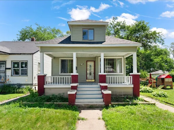 17196 Shields St, Hamtramck, MI 48212