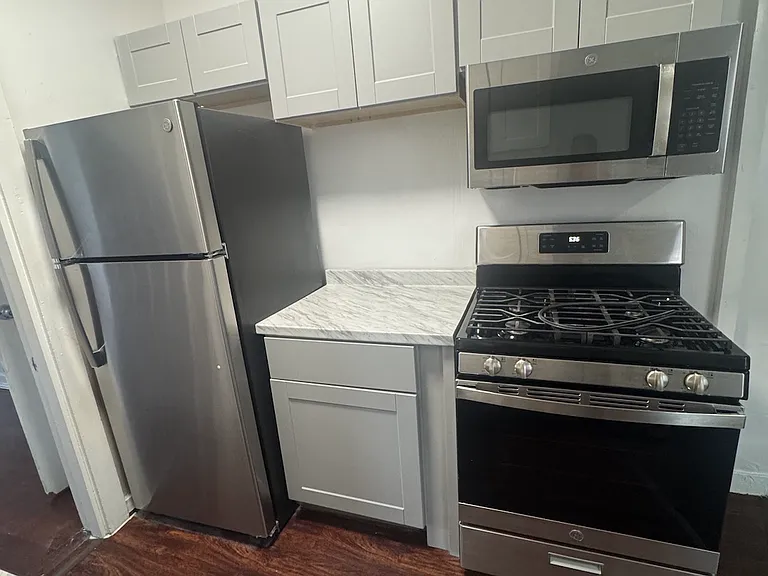 800 Cathedral St #4 — Photo 5