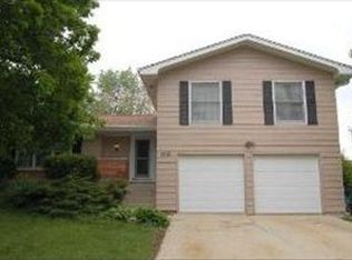 1855 Chippendale Rd, Hoffman Estates, IL 60169