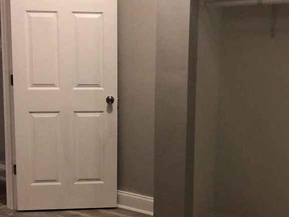 3rd image of 1005 Chesapeake Ave #100