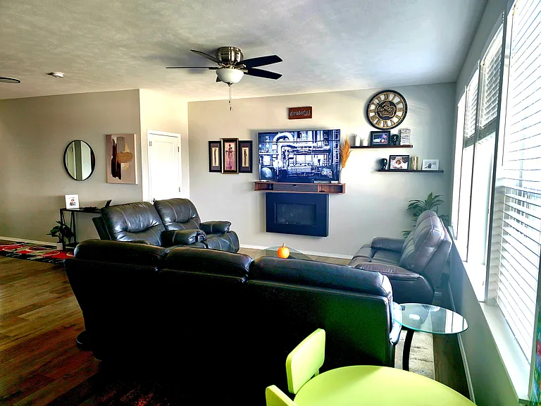 8567 N James Dr — Photo 4