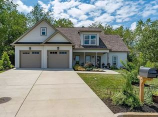 5 Moccasin Ct, Johnson City, TN 37604