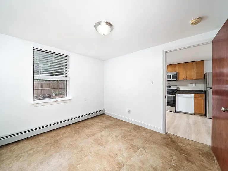 199 Bay St #1 — Photo 9