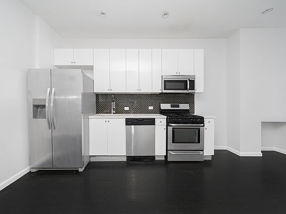 5th image of 108 Calyer St #1B
