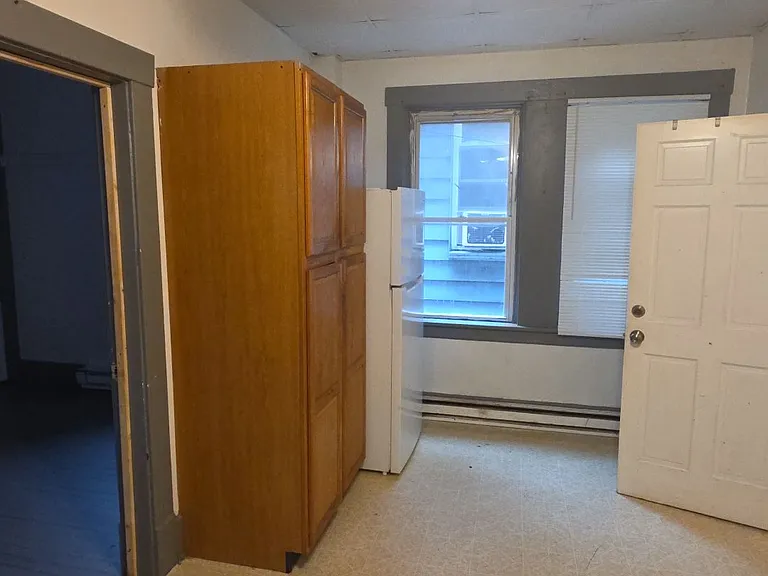 617 Glenwood Ave #B — Photo 2
