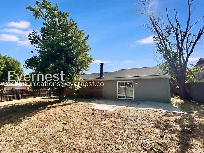 1800 Heidelberg Dr — Photo 17