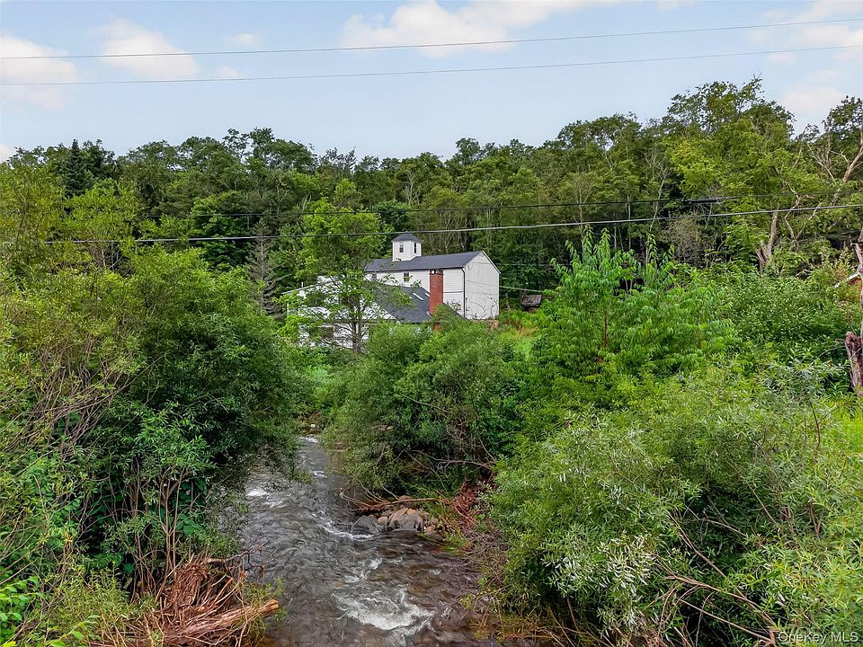 1st image of 609 Grooville Road