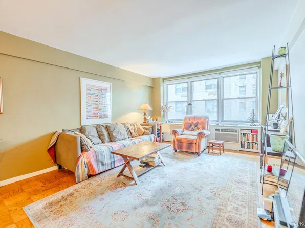 141 E 55th Street #4H, New York (Manhattan), NY 10022