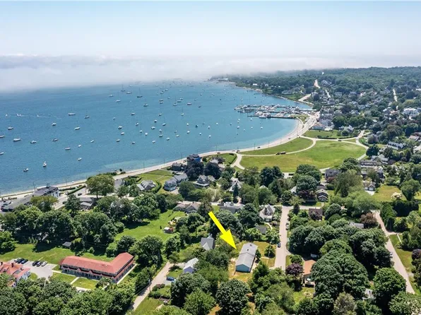 16 Pennsylvania Ave, Jamestown, RI 02835