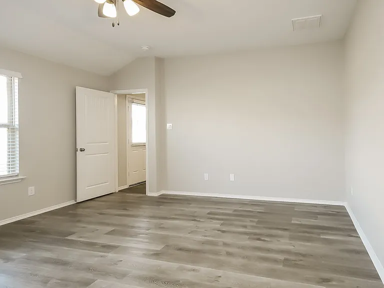 8102 Rose Petals Ln — Photo 10