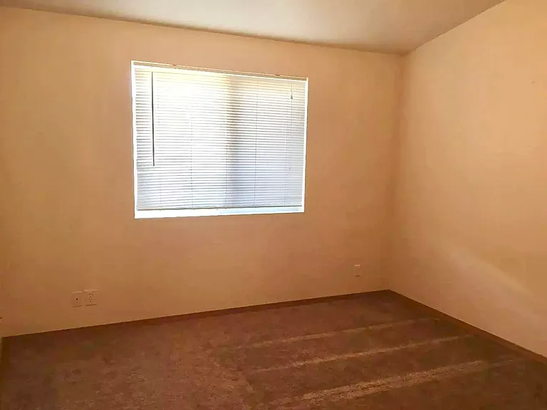 1442 NE Tucson Way #C — Photo 9