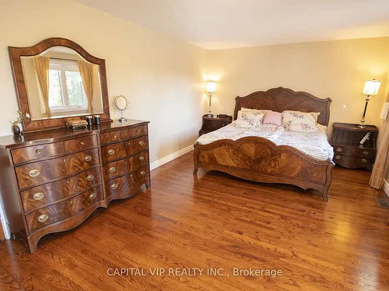 4 Wellsmere Ct — Photo 23