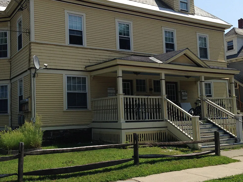 84 N Willard St #1
