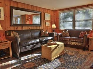 8 Gull Ln, Gloucester, MA 01930