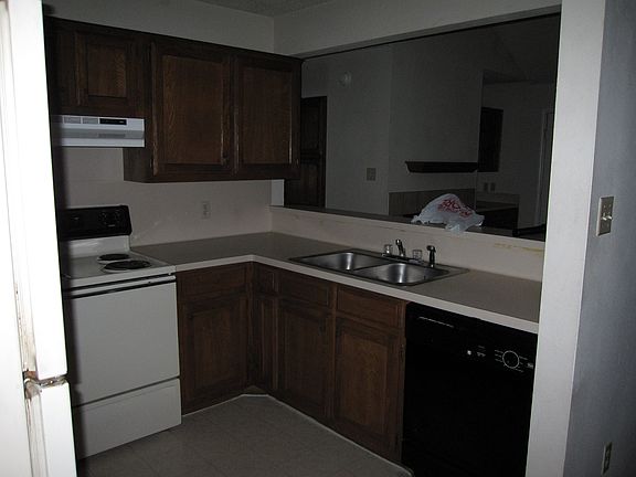 3rd image of 843 Mica Ln