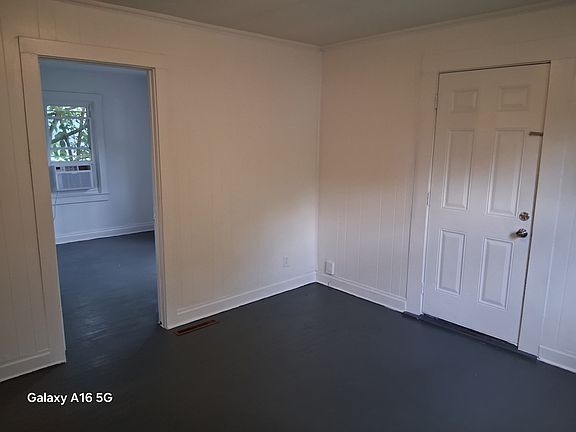 5th image of 107 Woods Ave #107