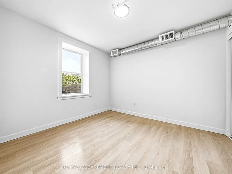 325 James St S #105 — Photo 7
