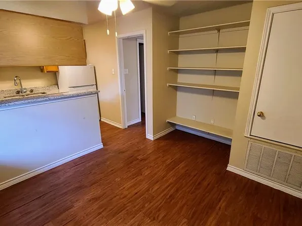 1907 Robbins Pl APT 201, Austin, TX 78705