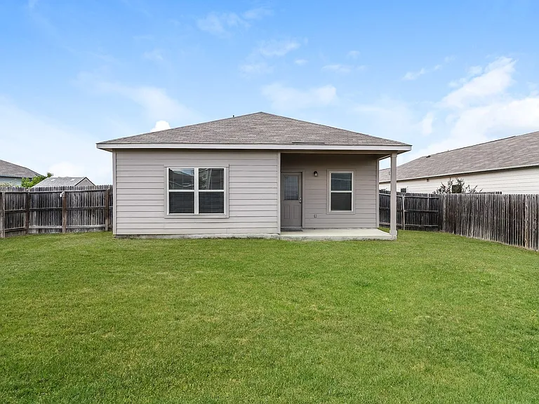 10906 Airmen Dr — Photo 16