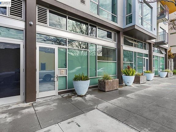 2nd image of 226 2nd St #G2