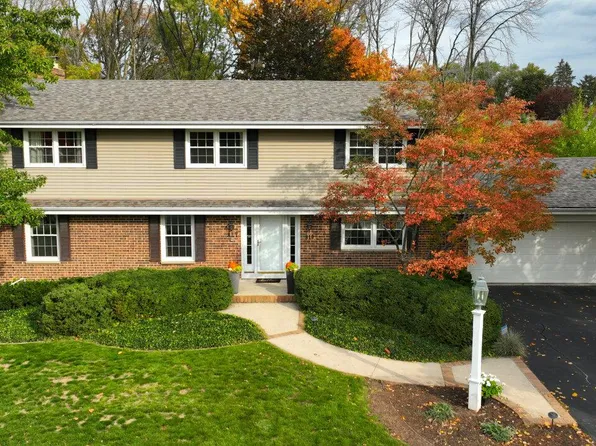 810 West Clovernook LANE, Glendale, WI 53217