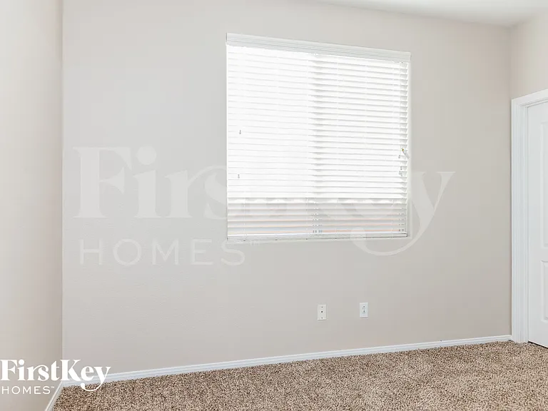 10772 Manchester Park Dr — Photo 12