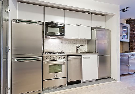 3rd image of 10 Charles St APT 2B