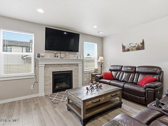 5th image of 660 E Ripatti Way