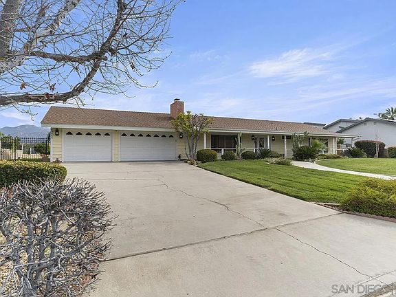 5th image of 43860 Mandarin Dr