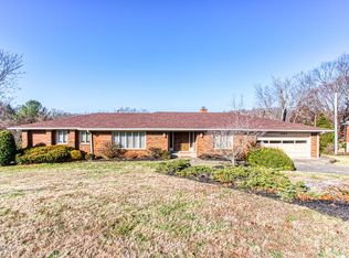 1204 Park Hills Ct, Louisville, KY 40207
