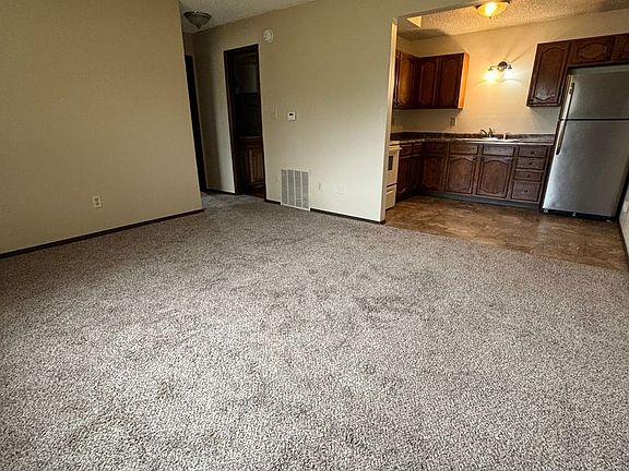 4th image of 1621 Carriage Hill Dr APT 1