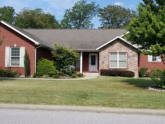 3rd image of 316 Chimney Rock Dr