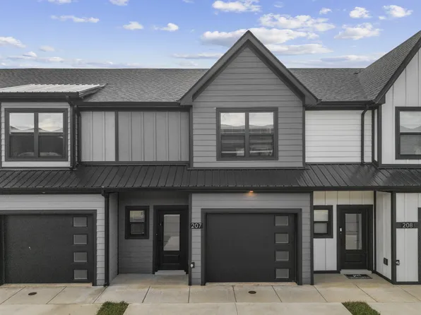 207 Jonathan Wade Cir, Clarksville, TN 37043