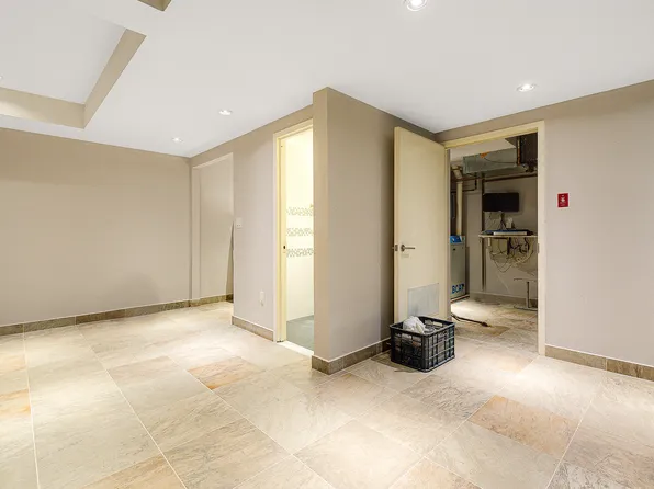 58-10 83rd Place image 33 of 36