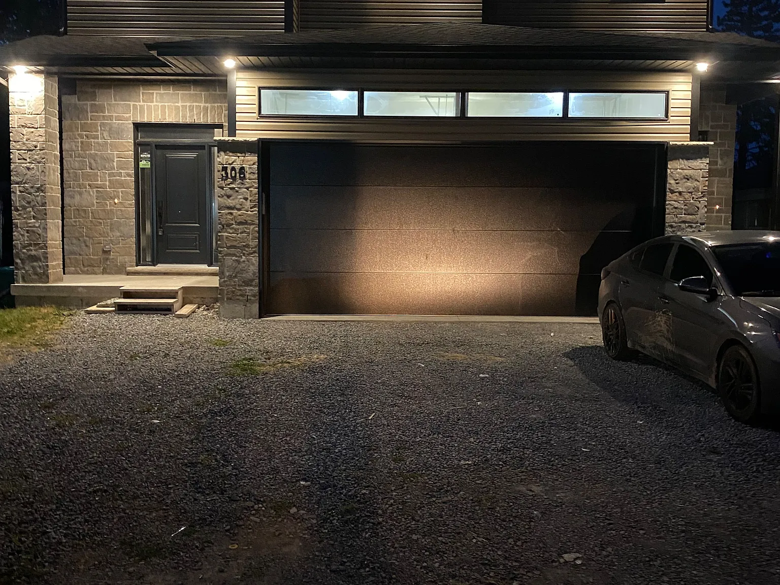 4 bed, $900 — Photo 1